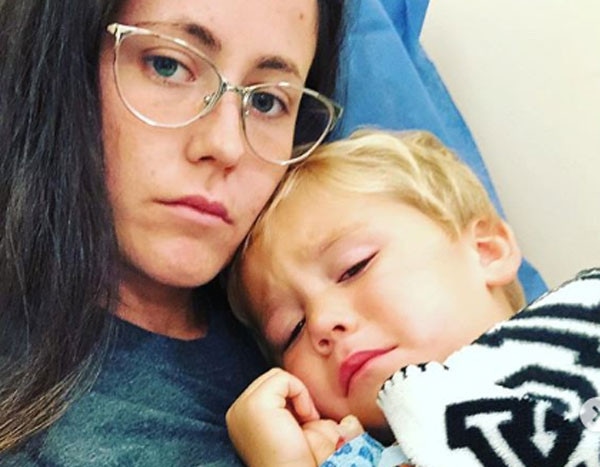 Teen Mom S Jenelle Evans Documents Son Kaiser S Surgery To